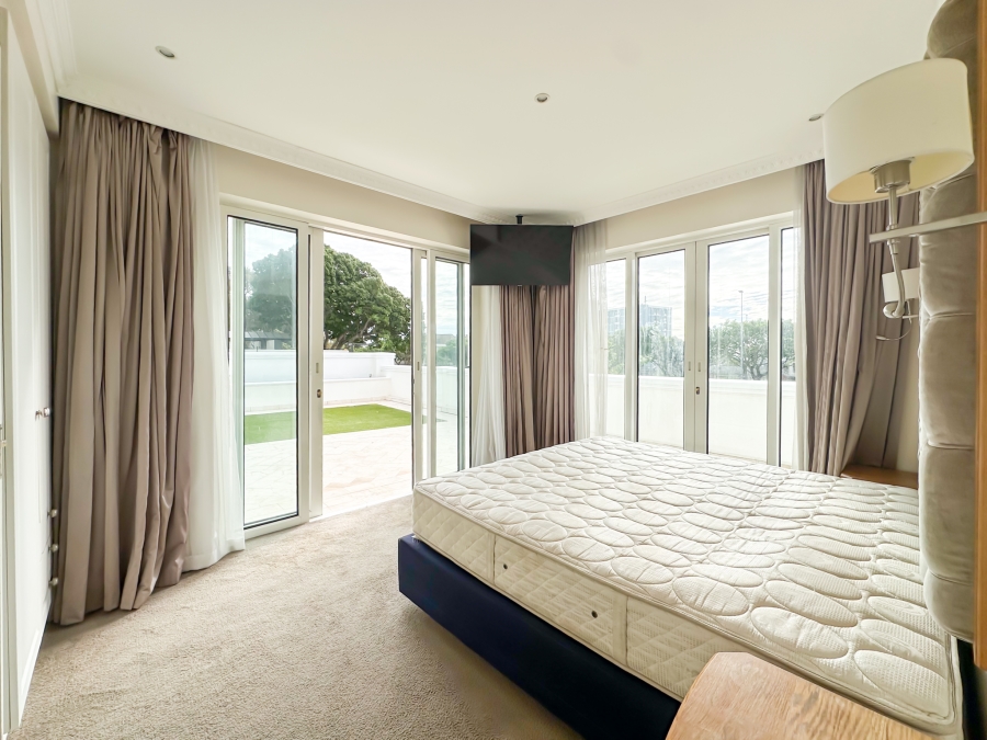 2 Bedroom Property for Sale in Sea Point Western Cape